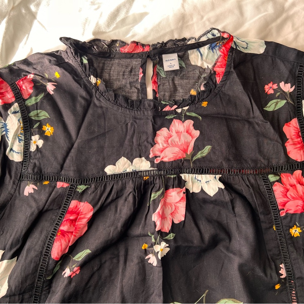 Flowered Long Sleeve Blouse with Ruffled Trim